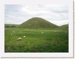 1215-Silbury Hill 2400BC -40 metres high * 800 x 600 * (67KB)